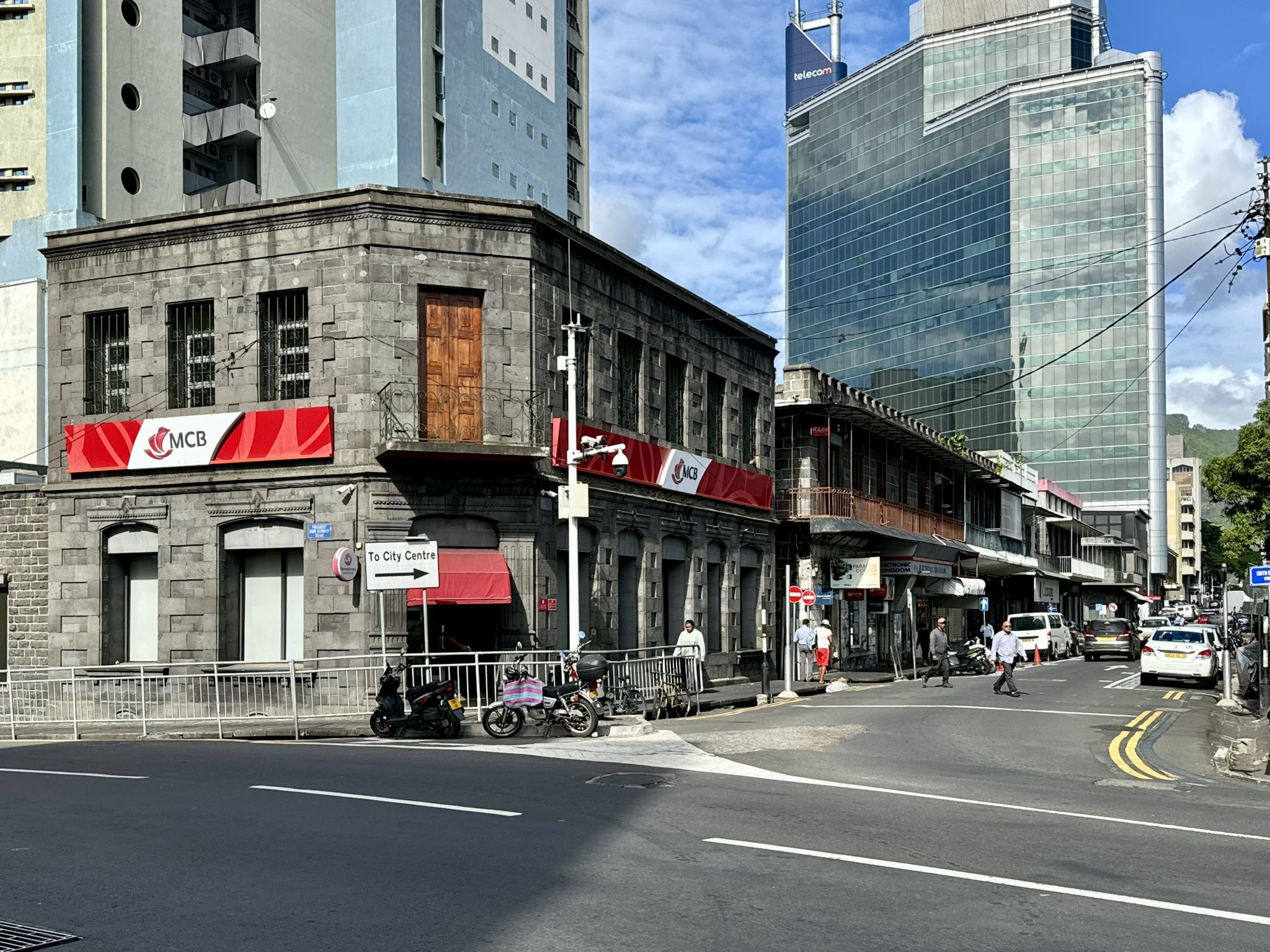 Edith Cavell port louis